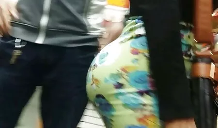 長男のマキシムは軍隊から戻ってきて、彼がshnyagaで最初にしたことは酔っているトランス母レナです 18 禁 女性 向け 動画