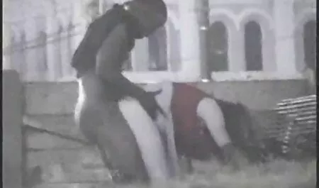学生自身が休日を安全に置き、あなたの上にコンドームを着用してください 無料 エロ 動画 女 向け