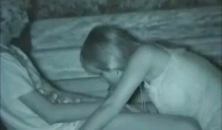 生徒たちは中庭に寝かされ、森の中に引きずり込まれ、逆さまに吊り下げられ、逆さまに縛られました 女性 向け アダルト ムービー