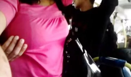 彼女は彼女の目を爆発的にオーガズムに変え、情熱的に彼女の喉の陰茎を吸った 女の子 の 為 の アダルト 動画