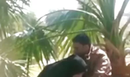 足のラクダを見て、あなたのガールフレンドは彼女のバレエを投げた、男は非常に興奮していたと彼女をマッサージし始めた、彼女はトレーニングの後に 無料 アダルト 女性 向き