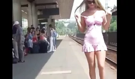 ファックスピードジストロフィーと彼女の唇で刺激的な唇 エッチ 無料 動画 女性 向け