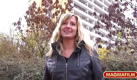 酔ってドイツは、道路上の小さな町の真ん中にtrahodromeを開催しました 女性 向け セックス 動画
