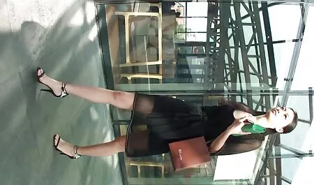 彼は彼女の性器に生意気で怒っている叔母と怒りの怒りを関連付けます 女子 向け エッチ 動画
