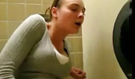 ゲストプレイヤーは歩行者の女の子をキャッチし、森の中の木に裸で縛られ、彼女の魅力を試します silk labo 動画 無料