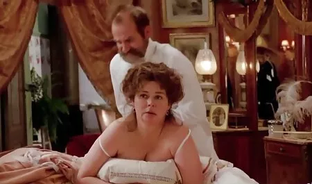 愛人は彼女の友人の目を閉じて、hahalnyaにデマをもたらしました 女性 の ため アダルト 動画