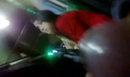老人は泥除けUrsulaのバレルバスでタイルの上に彼の農場を祈った av 動画 女子 向け