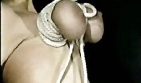 古いウズベク人の男は地面に祖母を鞭打ち、彼の手に電話を持つ少年はそれらを猿にし、農民が事件を解決するのを防ぎます。 エッチ な マンガ 女性 向け