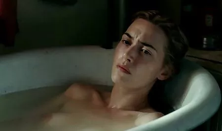 テーブルサービスはあなたの部屋をきれいにし、オーラルセックスやアナルセックスであなた 女性 用 av 無 修正
