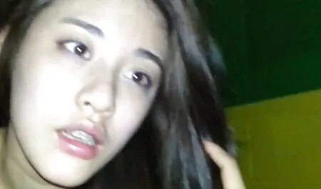 甲殻類を持つ犯罪者は借金のために近くの女の子の鼠径部に取得し、警察で隠しカメラを撮影しています 女性 の 為 の エッチ 動画