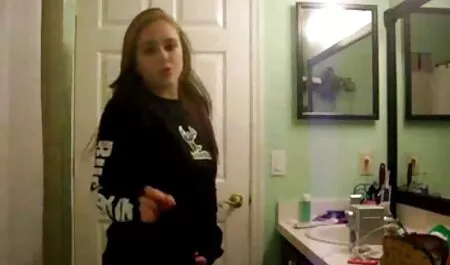 金髪のロシアのふしだらな女は絶対に強いコックを切望し、彼女は彼氏がいない間、彼女は揺りかごの上で自慰行為をする 女の子 の ため エロ 動画