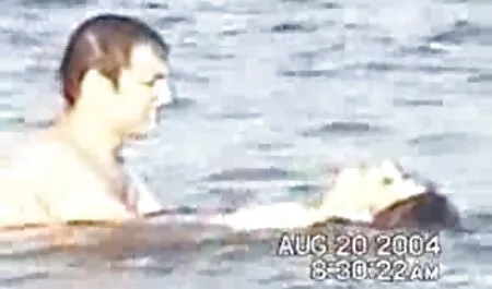 裸の女の子を30度の霜の木に結び、雪玉を投げる 女子 向け エッチ 動画