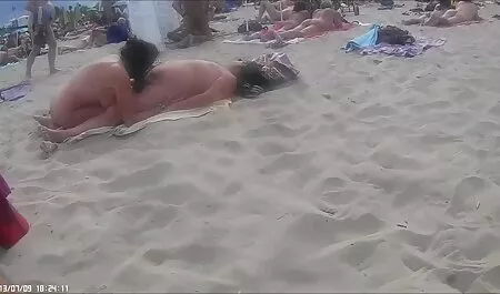 義母は、父親との家族の会話の中で、水中プールの男性のメンバーと握手をしました 女性 向け av 動画
