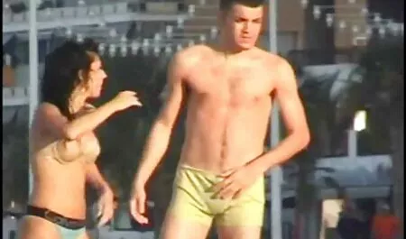 キノコピッカーベリーmendolit村で彼を訪問するようになった赤い髪を持つ若い女性 エロ 動画 女の子 むけ